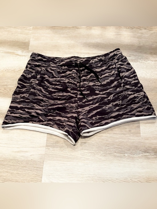 ethika Pants - NWOT ETHIKA WOMENS FLEECE SHORTS